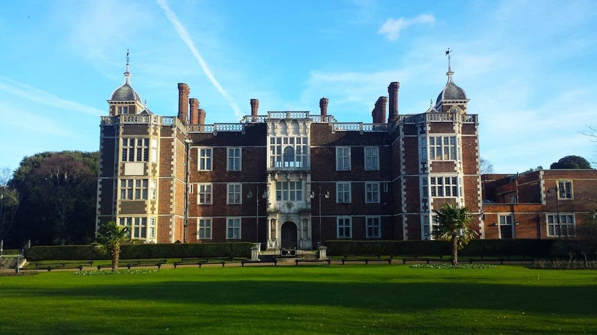 London School of Hygiene & Tropical Medicine campus