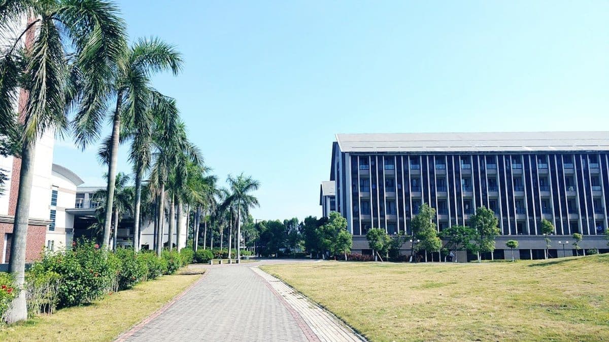 UCFB Etihad Campus campus